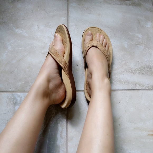 vionic cork flip flops